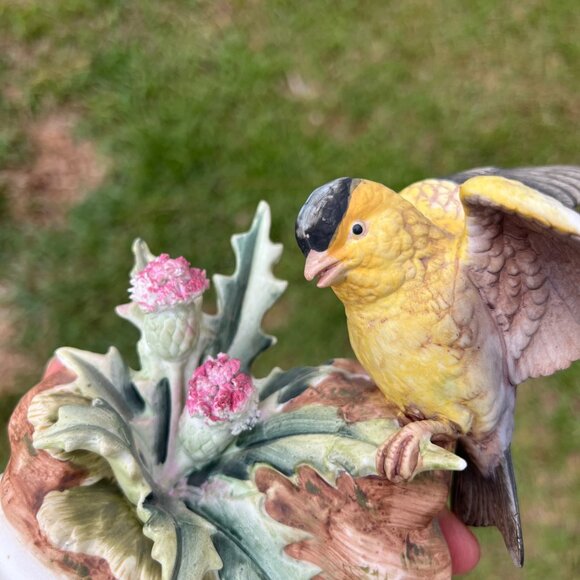 Goldfinch & Thistle Flower Porcelain Figurine Andrea By Sadek Statue #7703 - Picture 7 of 10